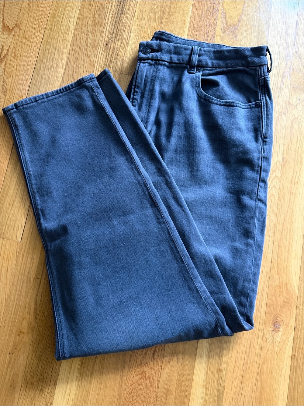 American Eagle Outfitters High-Rise Straight Jeans in Black